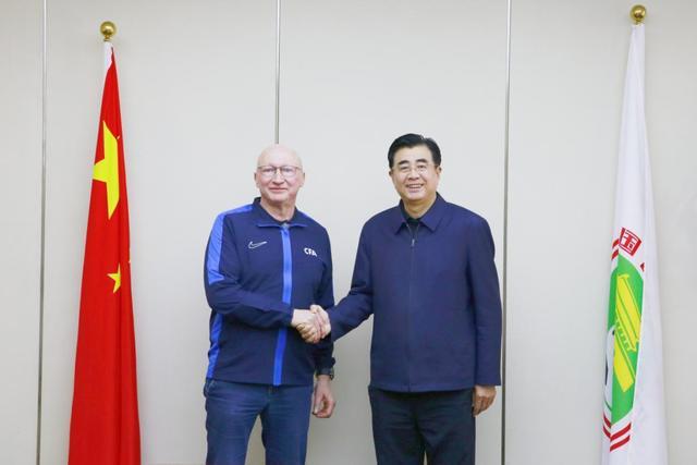 开云-克瑞斯·范·普维尔德出任中国足球协会技术总监
